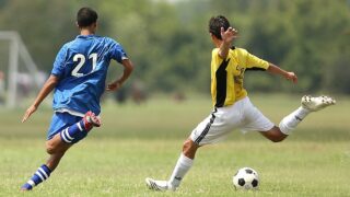 高校サッカー地方大会決勝戦の現場にCAとして参加!~フィールドレベルのハンディーカメラをサポート