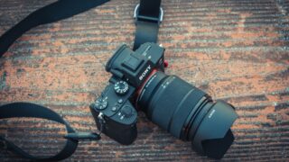 ミラーレス一眼レフカメラと人気機種『SONY α7シリーズ』について
