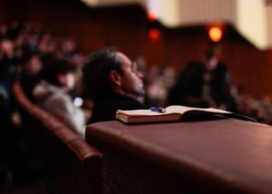 童話コンクールの収録にCAとして参加~会場に合わせ遠隔操作可能なレールカメラ使用