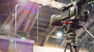 バラエティ番組の生放送の現場にCAとして参加～トークパートや中継をサポート