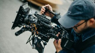 ロケ現場でカメラマンが使う「3本指」～ズーム・フォーカス・アイリス