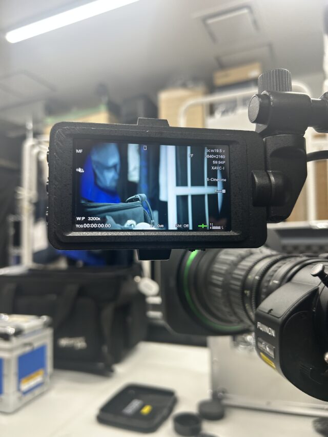 架空アイドルのMV撮影にCAとして参加〜顧客からのズーム要望に合わせ「SONY FX6」に放送用レンズ「UA13」を装着し撮影