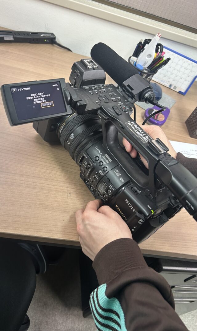 【研修レポート】新入社員とロケ研修@新大久保〜業務用カメラ「SONY NX5R」を使用した公園での撮影実習